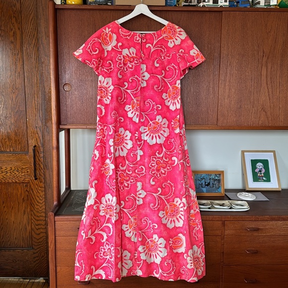 Milena Hawaii - vintage/retro tiki tropical Hawaiian/Polynesian muumuu dress - Picture 6 of 10